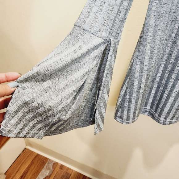 AGB Light Blue Pattered Ling Sleeves Blouse Size L - Picture 8 of 10